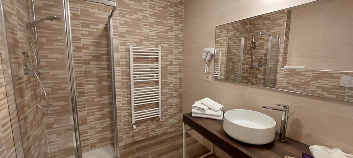 bagno camere Locanda della Luna Hotel Valle Soana 3